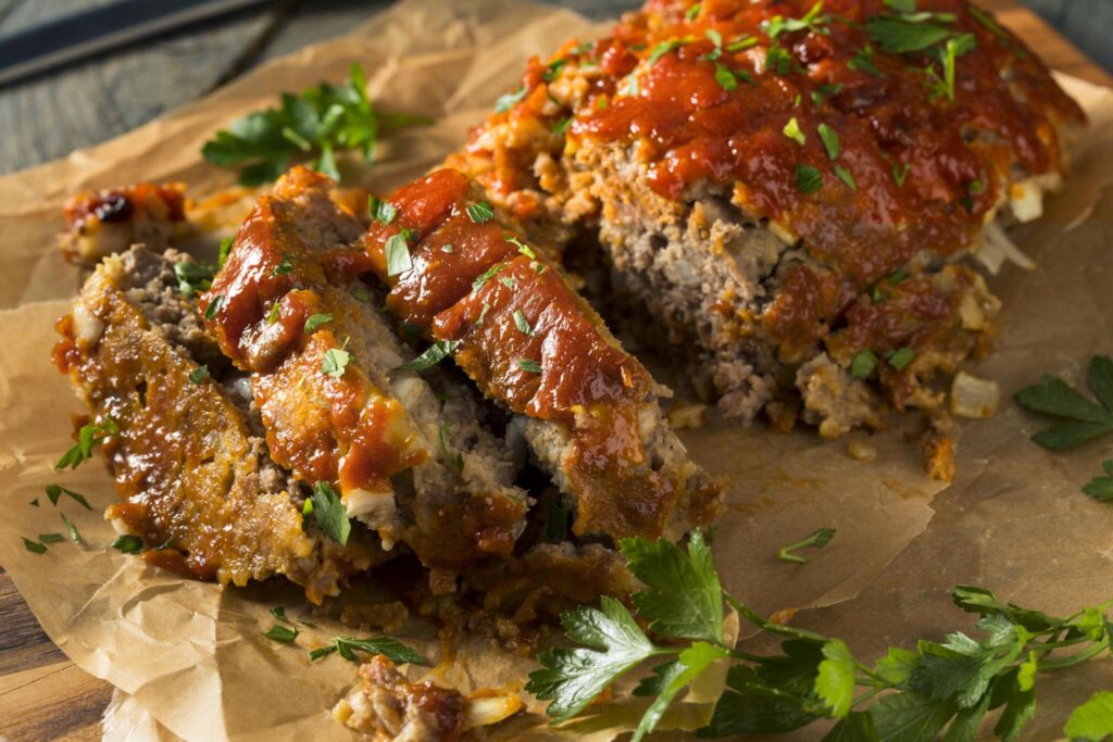 How do you keep meatloaf moist when cooking