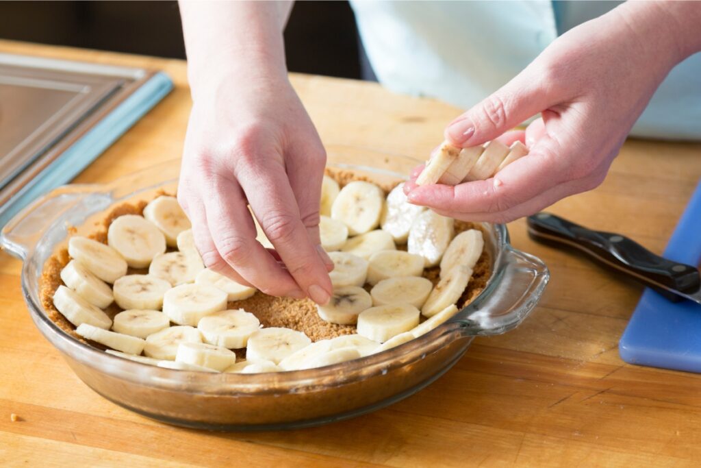 No bake banana split pie